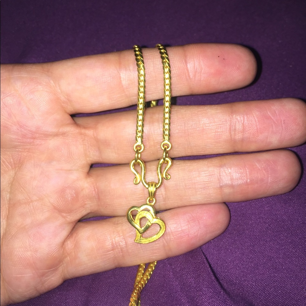 22kt beautiful solid yellow gold  hearts necklace!